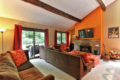 Champagne Chalet - Killington Ski House by Killington Vacation Rentals - image 9