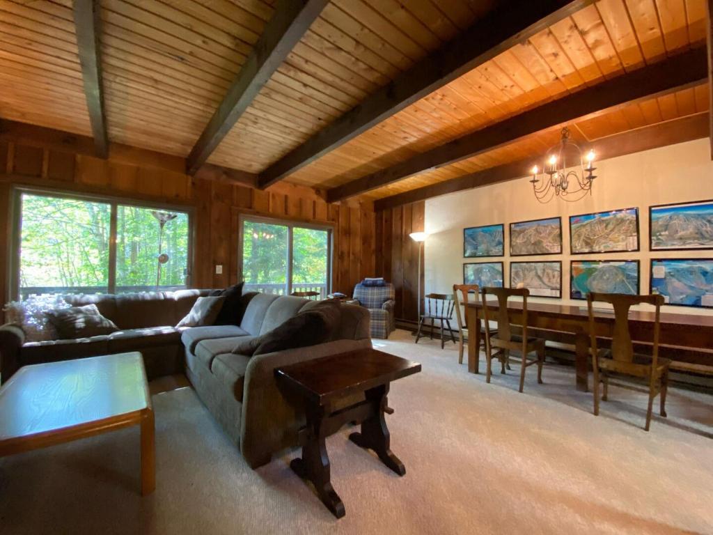 Hemlock Ridge 2B by Killington Vacation Rentals - image 6