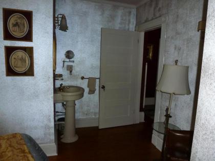 Back INN Time B&B - image 13