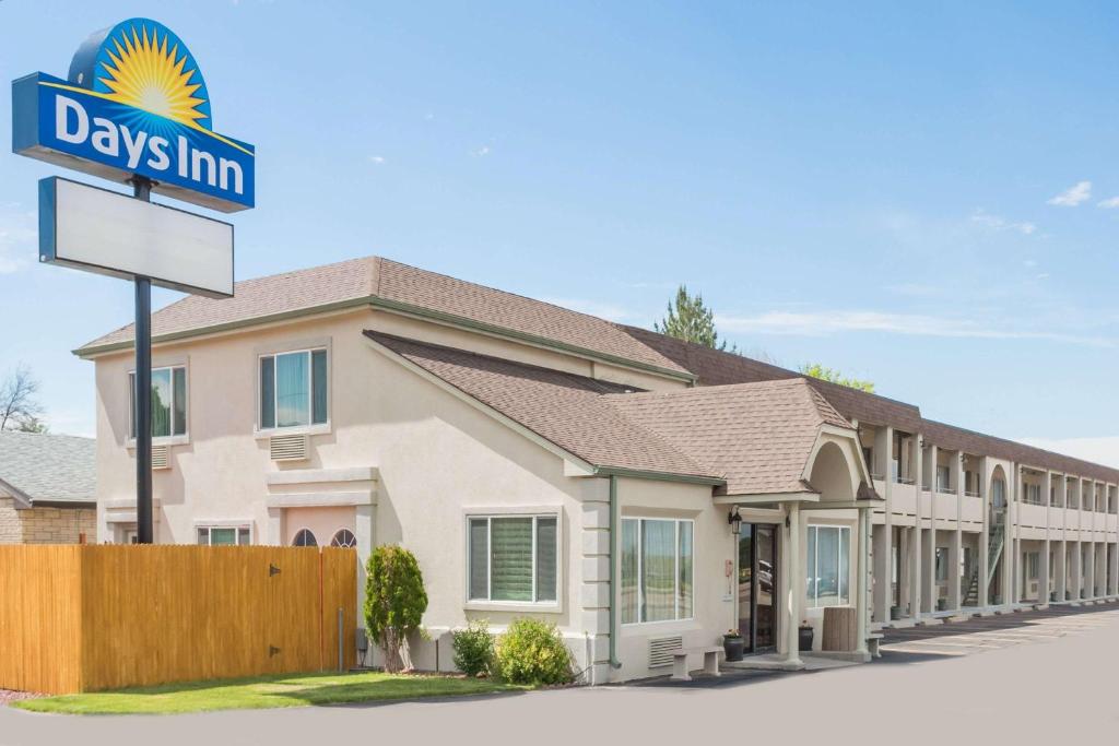 Days Inn by Wyndham Kimball - main image