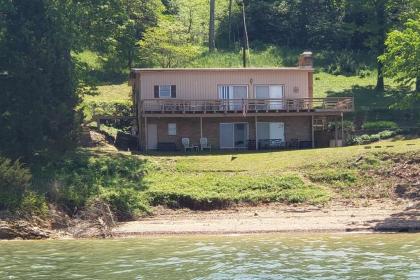 Table Rock Lake House - image 8