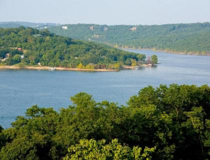 Beautiful Vacation Condos Situated at Table Rock Lake - image 12