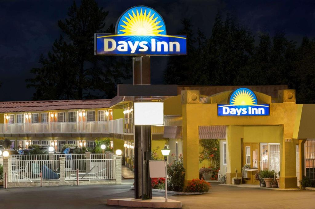 Days Inn by Wyndham King City - main image