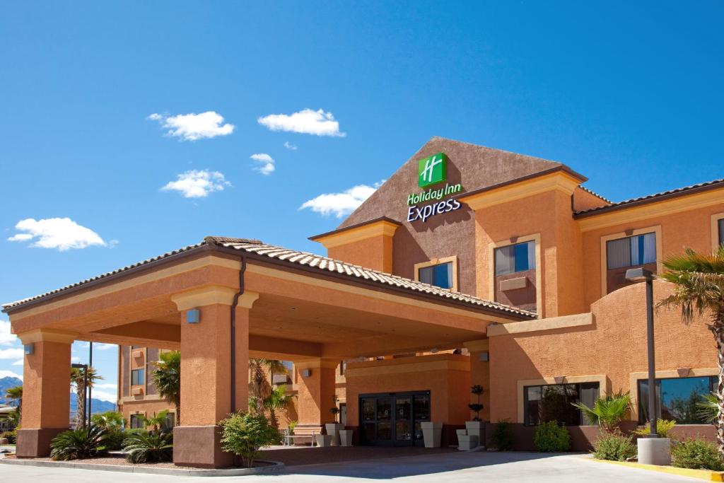 Holiday Inn Express Kingman an IHG Hotel - main image