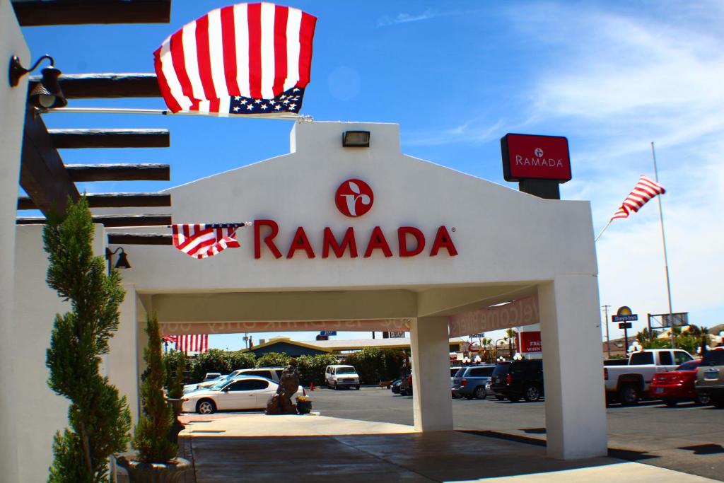 Ramada by Wyndham Kingman - image 2