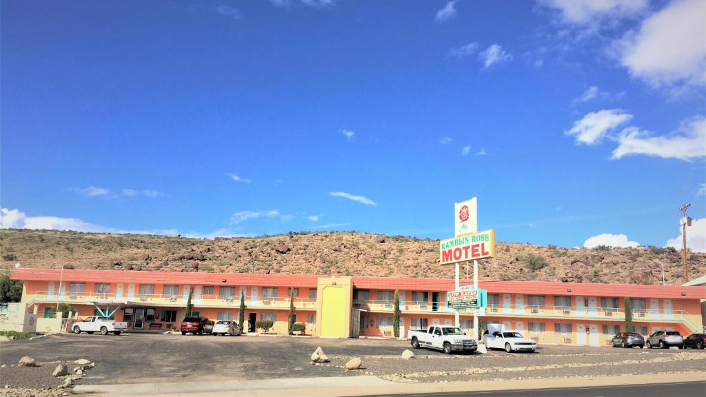 Ramblin Rose Motel - main image