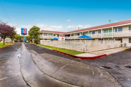 Motel 6-Kingman AZ - Route 66 East - image 9