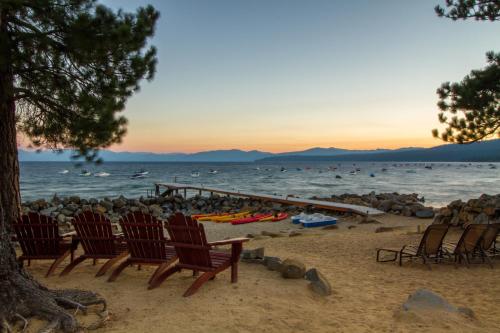 Red Wolf Lakeside Lodge - main image