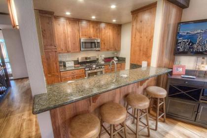 Kingswood Cornerview by Lake Tahoe Accommodations - image 18