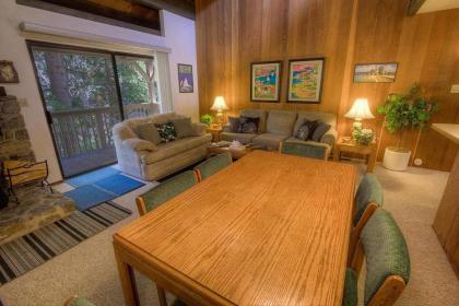 Forest View Townhouse by Lake Tahoe Accommodations - image 12