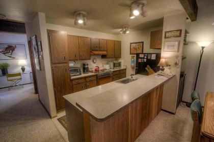 Forest View Townhouse by Lake Tahoe Accommodations - image 16