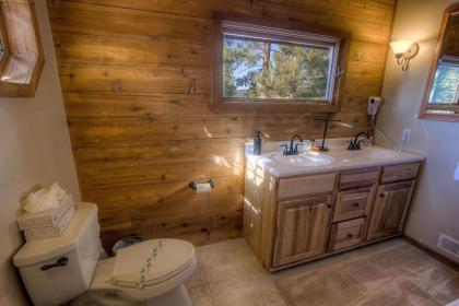 The Bass Chalet by Lake Tahoe Accommodations - image 10