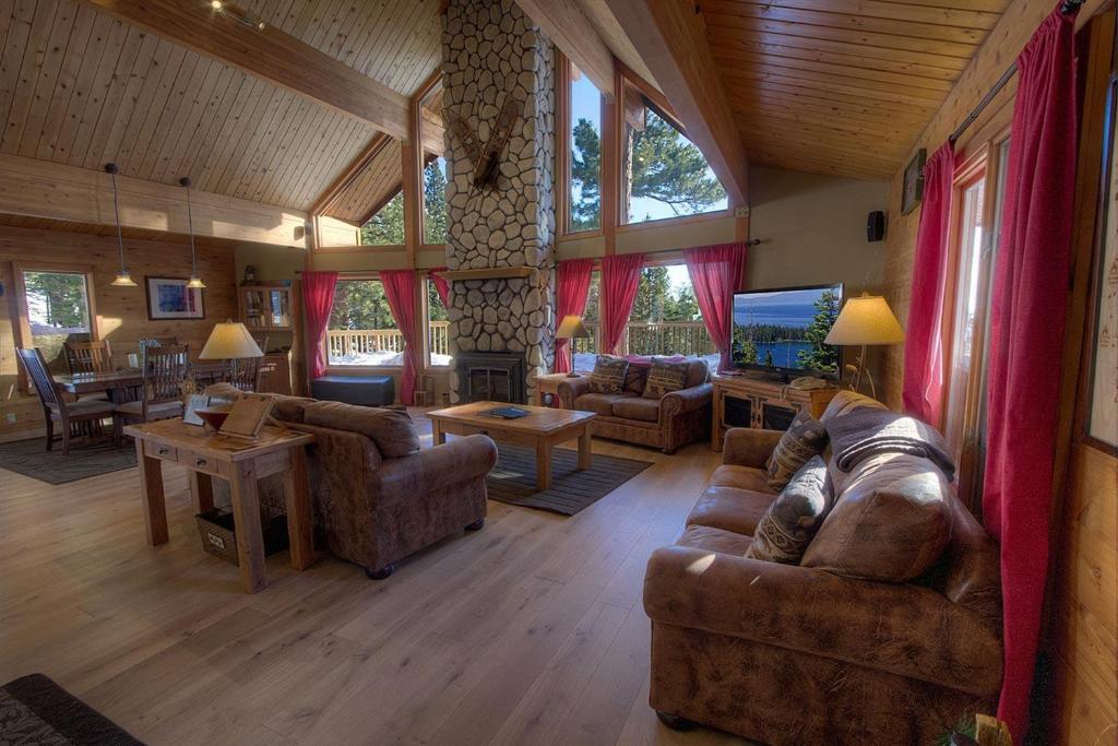 The Bass Chalet by Lake Tahoe Accommodations - image 2