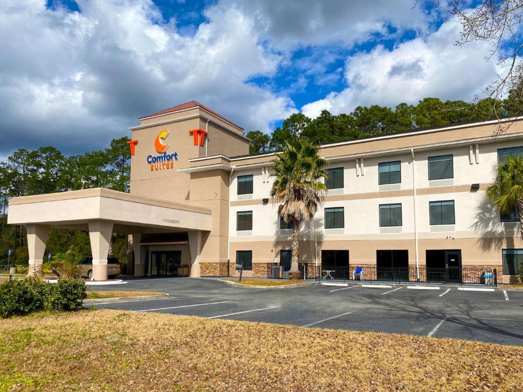 Comfort Suites by Choice Hotels Kingsland I-95 Kings Bay Naval Base - image 5