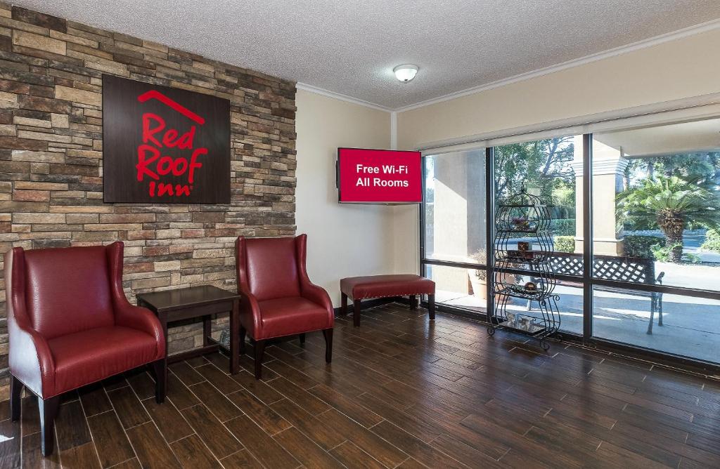 Red Roof Inn Kingsland - image 4