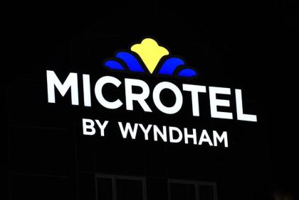 Microtel Inn & Suites by Wyndham Kingsland - image 9