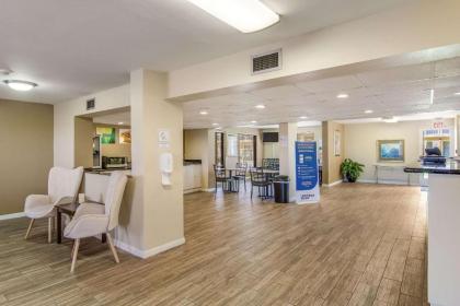 Suburban Extended Stay Hotel - image 6