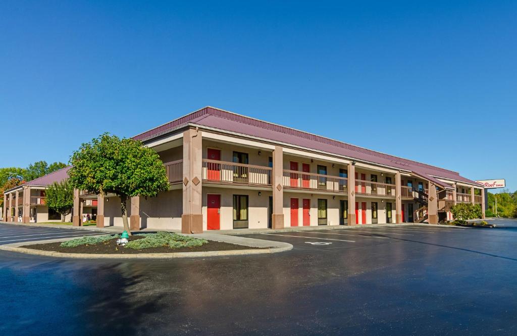 Red Roof Inn Kingsport - image 6