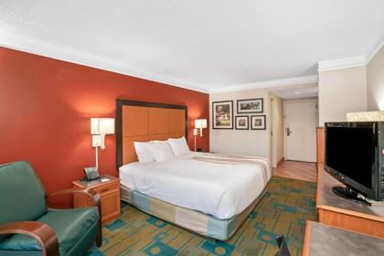 La Quinta Inn & Suites by Wyndham Kingsport TriCities Airport - image 15