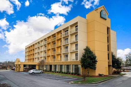 La Quinta Inn & Suites by Wyndham Kingsport TriCities Airport - image 3