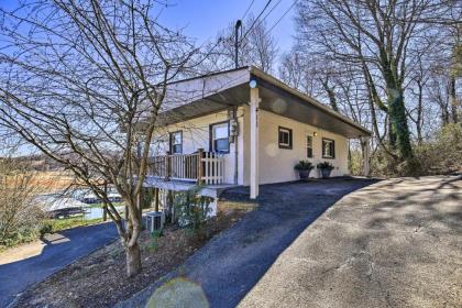 Sun Soaked Kingsport Home with Deck and Lake View