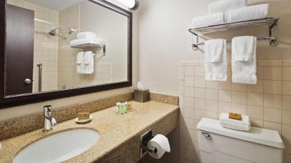 Best Western Plus Kingston Hotel and Conference Center - image 17