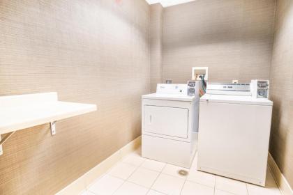 Courtyard by Marriott Kingston - image 12