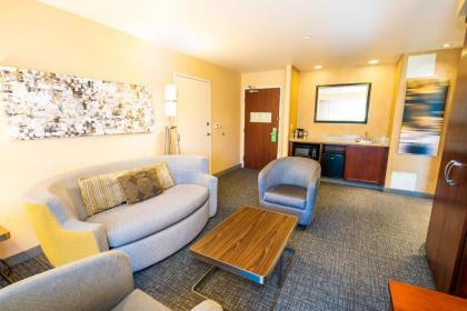 Courtyard by Marriott Kingston - image 5