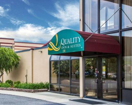 Quality Inn and Suites Kingston - image 2