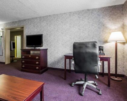 Quality Inn and Suites Kingston - image 8