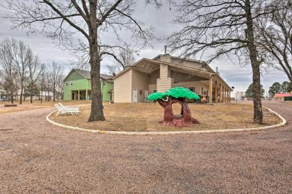 Spacious Kingston Home with Porch-Walk to Lake Texoma - image 5