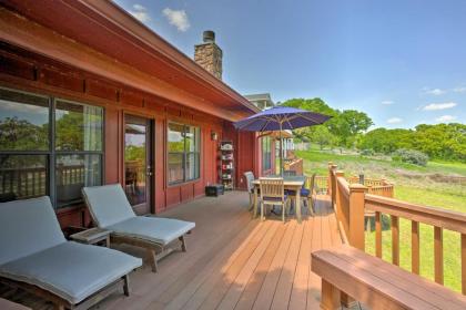 Cozy Kingston House on Lake Texoma-Steps to Beach! - image 10