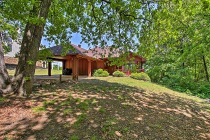 Cozy Kingston House on Lake Texoma-Steps to Beach! - image 8