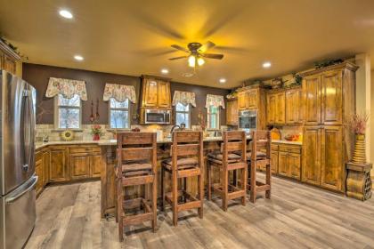 Spectacular Lake Texoma Home with Pool Table! - image 12