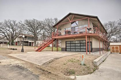 Kingston Cabin with Easy Access to Lake Texoma! - image 8