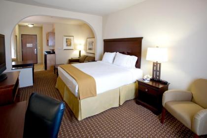 Holiday Inn Express Hotel and Suites Kingsville an IHG Hotel - image 11