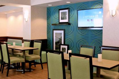 Hampton Inn Kingsville - image 13