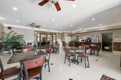 Quality Inn Kingsville Hwy 77 - image 15