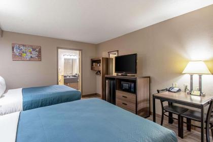 Econo Lodge Kingsville - image 14