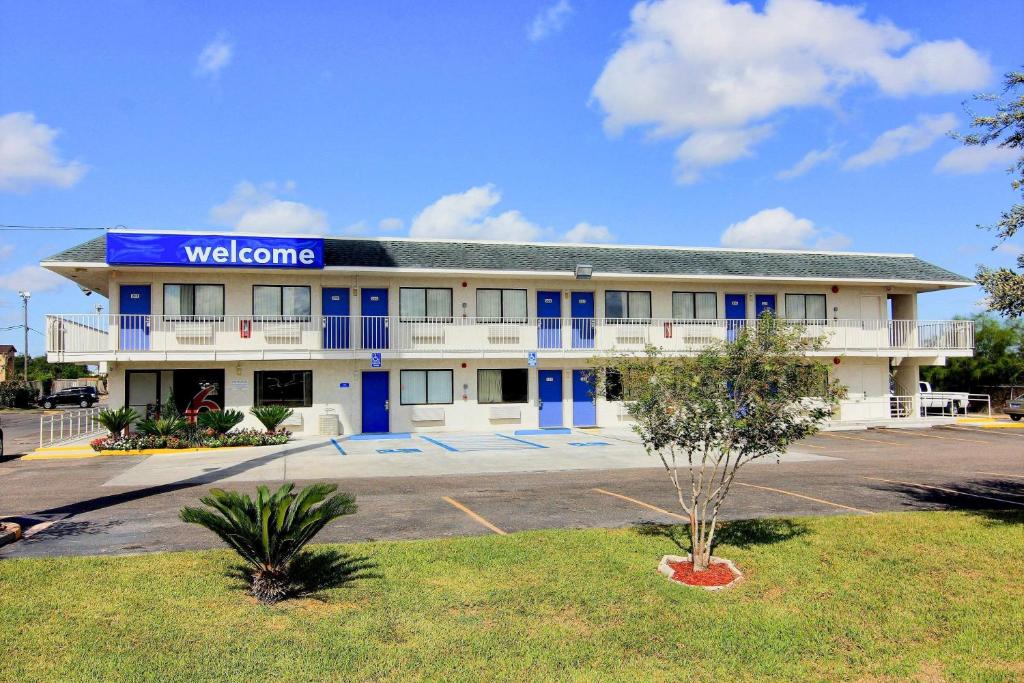 Motel 6-Kingsville TX - main image