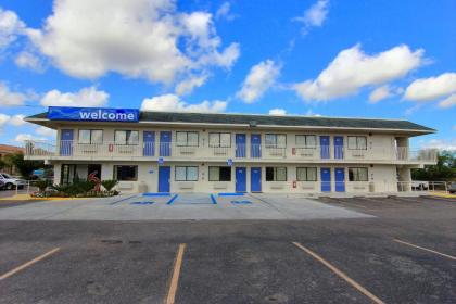 Motel 6-Kingsville TX - image 4