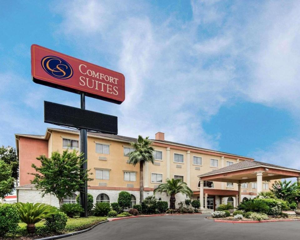 Comfort Suites Kingwood Houston North - main image