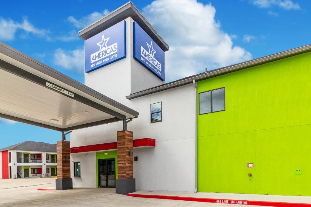 Americas Best Value Inn & Suites Kingwood IAH Airport - main image