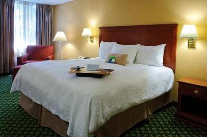 Hampton Inn Kinston - image 11