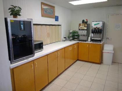 Americas Best Value Inn Kinston - image 13