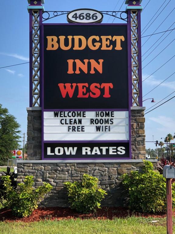 Budget Inn West - main image