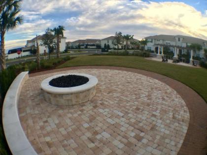 Stunning 8 Bd w/ Pool Close to Disney 2887 - image 2