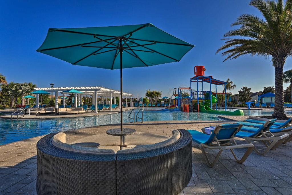 Luxe Orlando and Disney Resort Escape Pool Game Room - image 2