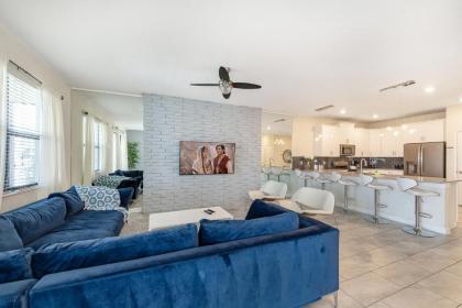 Luxury home with game room for 20 guests Kissimmee Florida