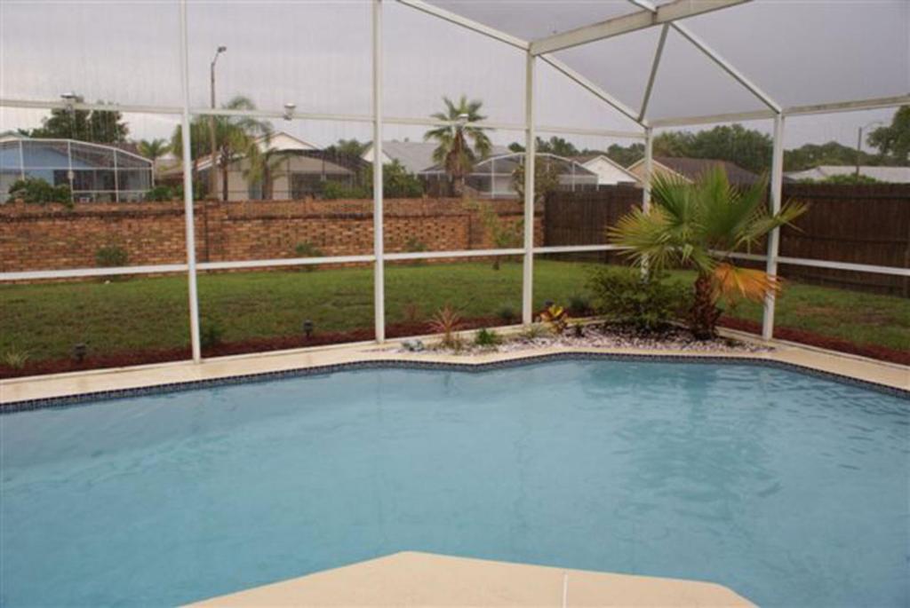 Awonderful 3 bedroom house with its own pool in the Disney area - image 4